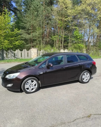 Opel Astra cena 19000 przebieg: 254600, rok produkcji 2011 z Poręba małe 497